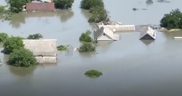Рятувальники на плоті